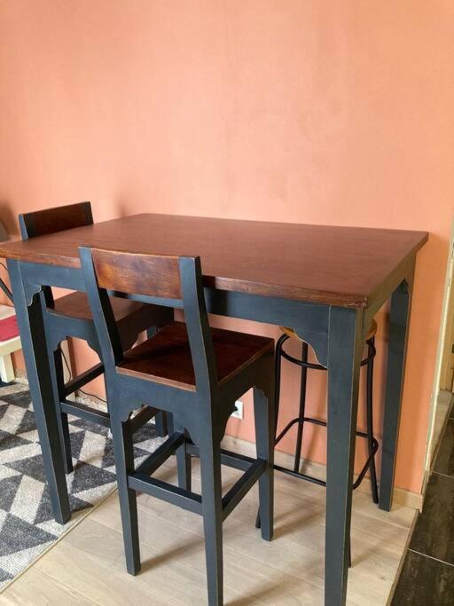 Charming 2-room Flat Near Paris Appartement *